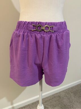 Preloved High-Waist Purple Women’s Elastic Waist Shorts with Decorative Buckle